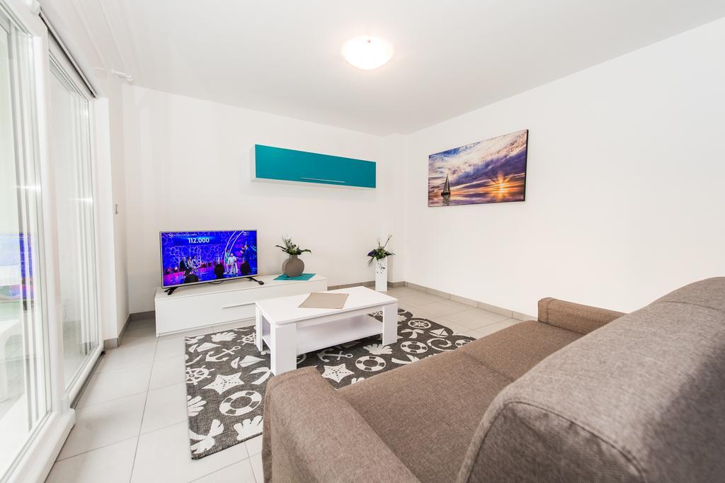 Blue Sky Apartments Rogoznica  Ngoại thất bức ảnh